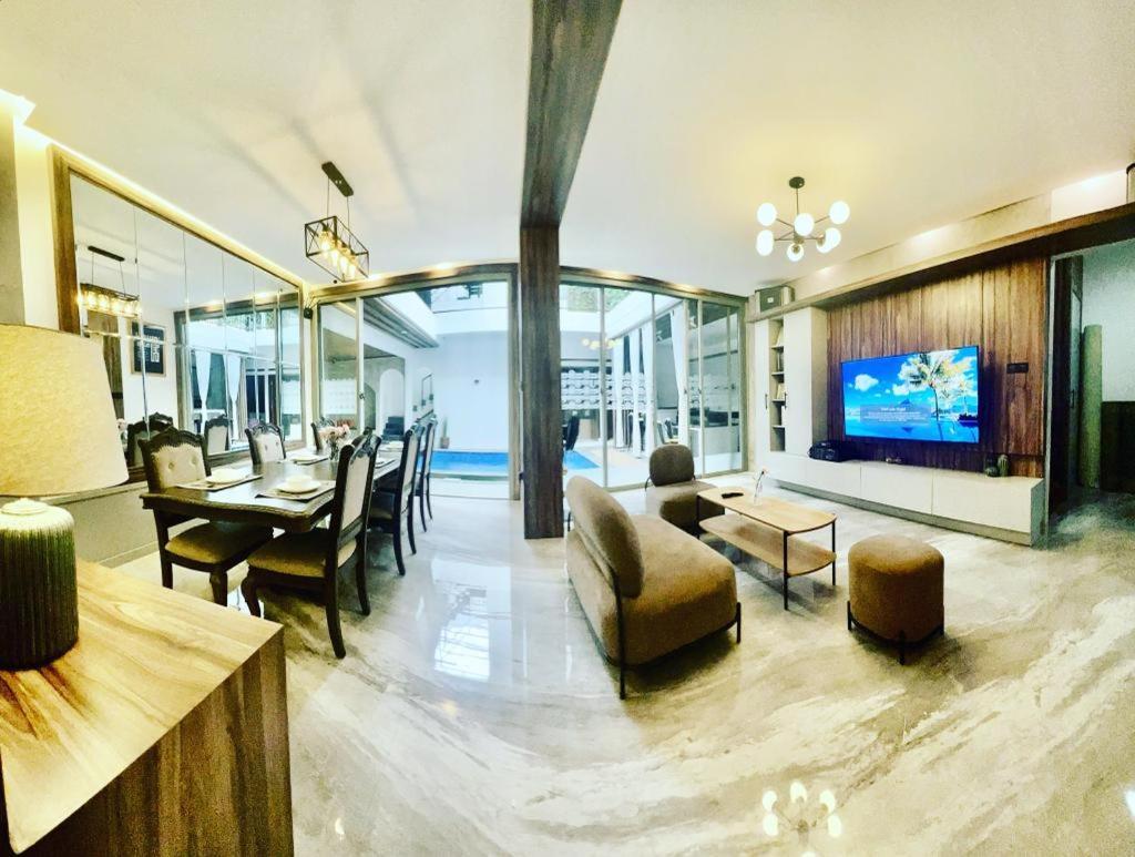 Willa Radja House Cipaku Indah Bandung Zewnętrze zdjęcie